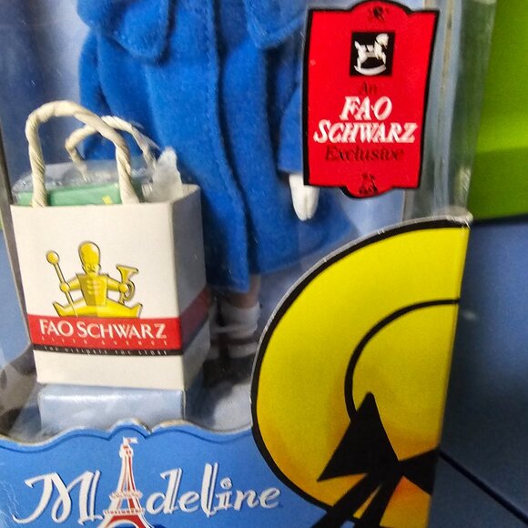 New FAO Schwarz Bag Exclusive Rare Madeline 8" Doll Gift - Picture 2 of 9
